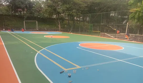 Lapangan olahraga multifungsi setelah renovasi