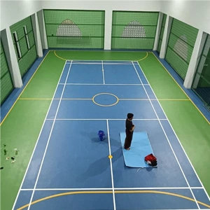 Lapangan multifungsi indoor untuk badminton dan futsal